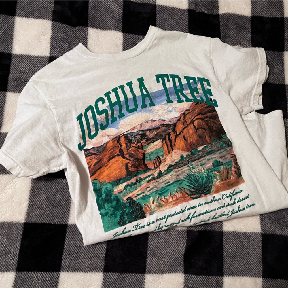 Joshua Tree Graphic T-Shirt